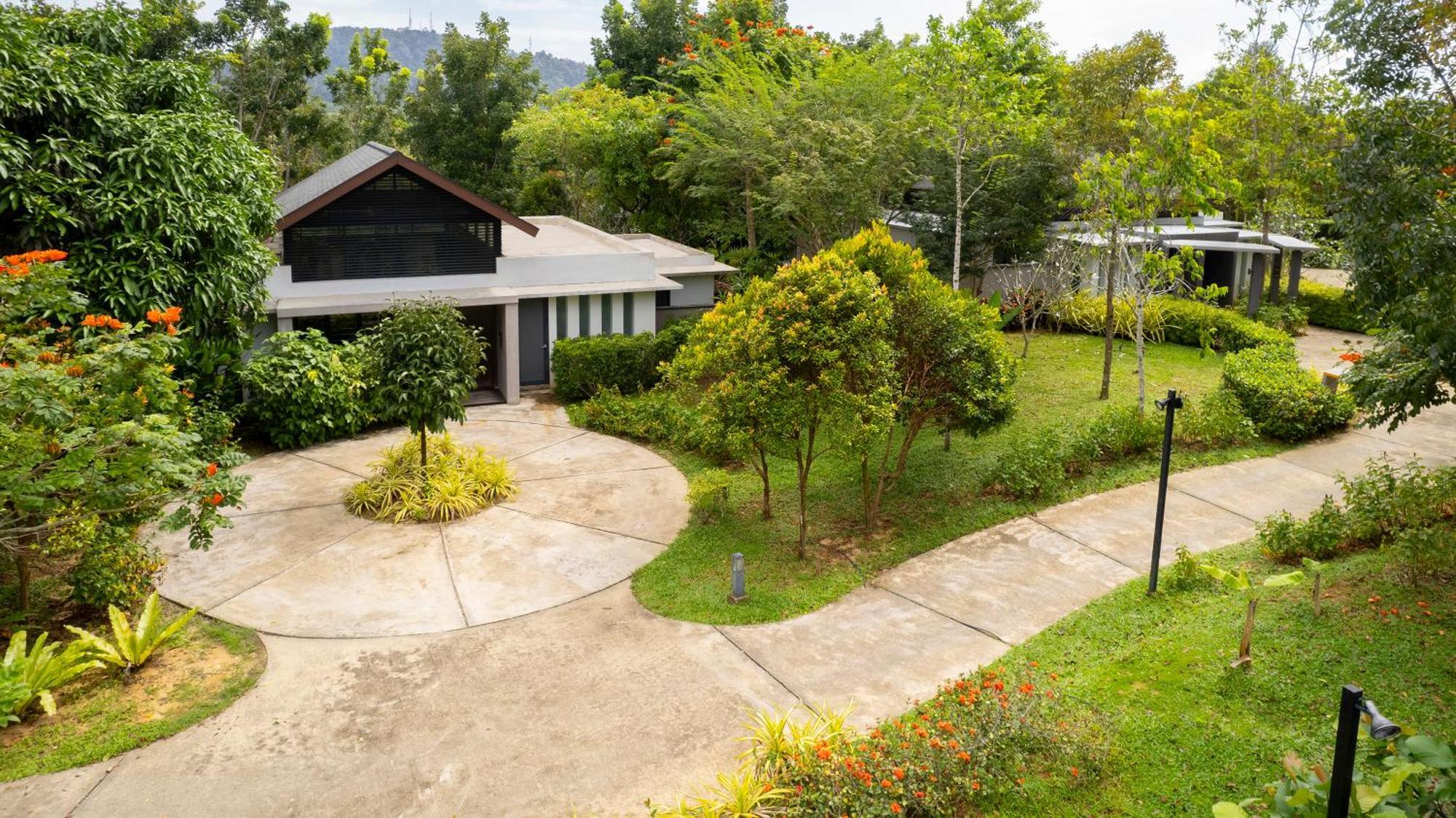 2 Bedroom Villa Private Pool Garden View